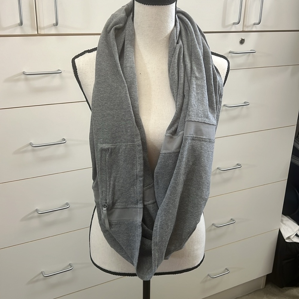 Lululemon Lightweight Performance Infinity SCARF Gray Mesh Zip Pocket Stretch - Picture 4 of 6